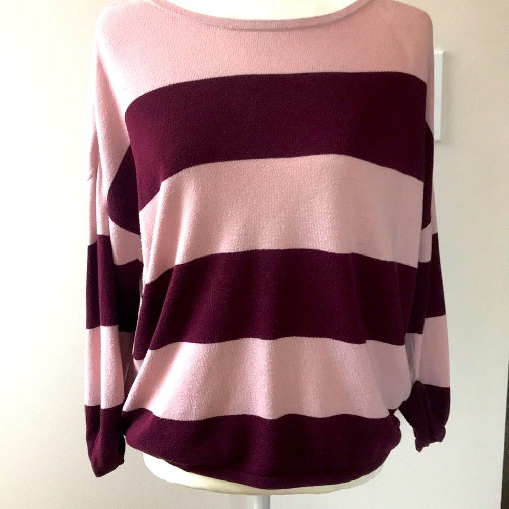 Gap light and loose sweater
